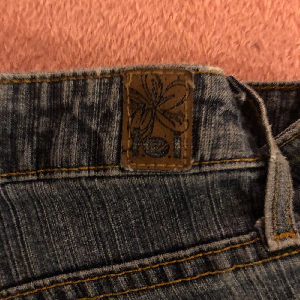 Jeans - Picture 2 of 6
